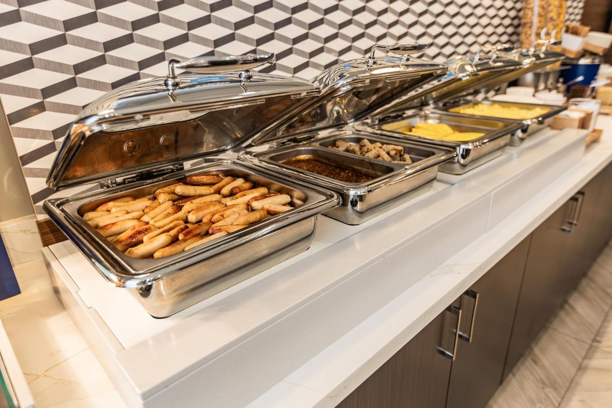 Holiday Inn Express & Suites - Toronto Airport South By Ihg Esterno foto