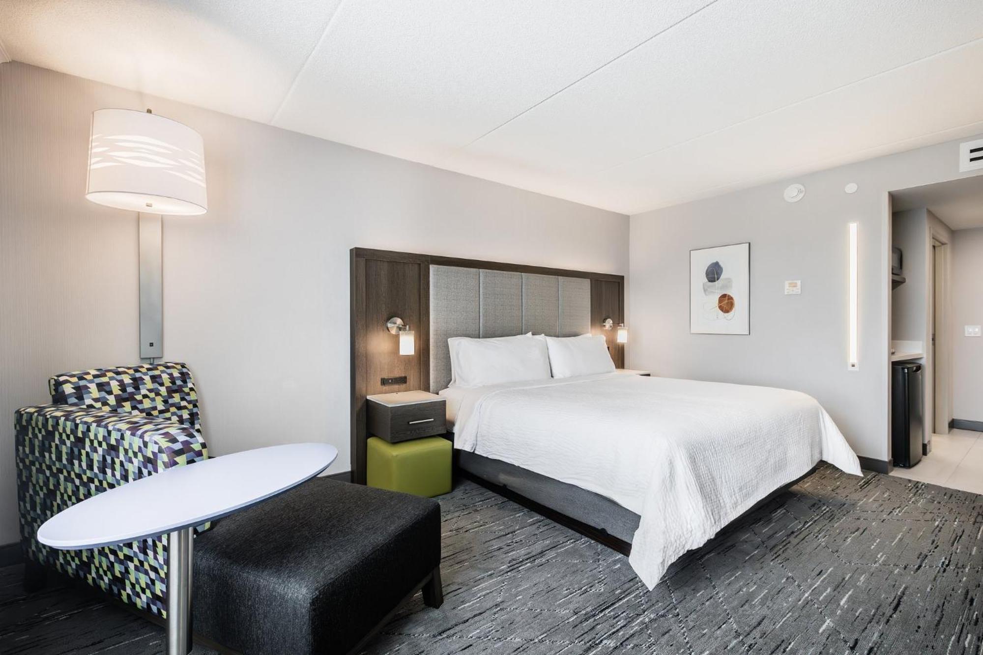 Holiday Inn Express & Suites - Toronto Airport South By Ihg Esterno foto