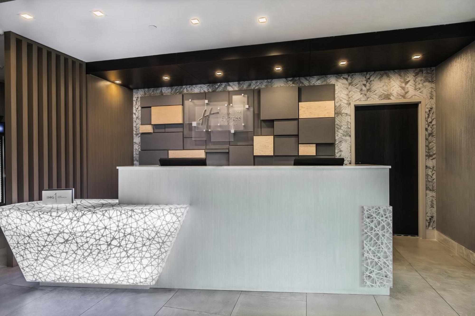 Holiday Inn Express & Suites - Toronto Airport South By Ihg Esterno foto