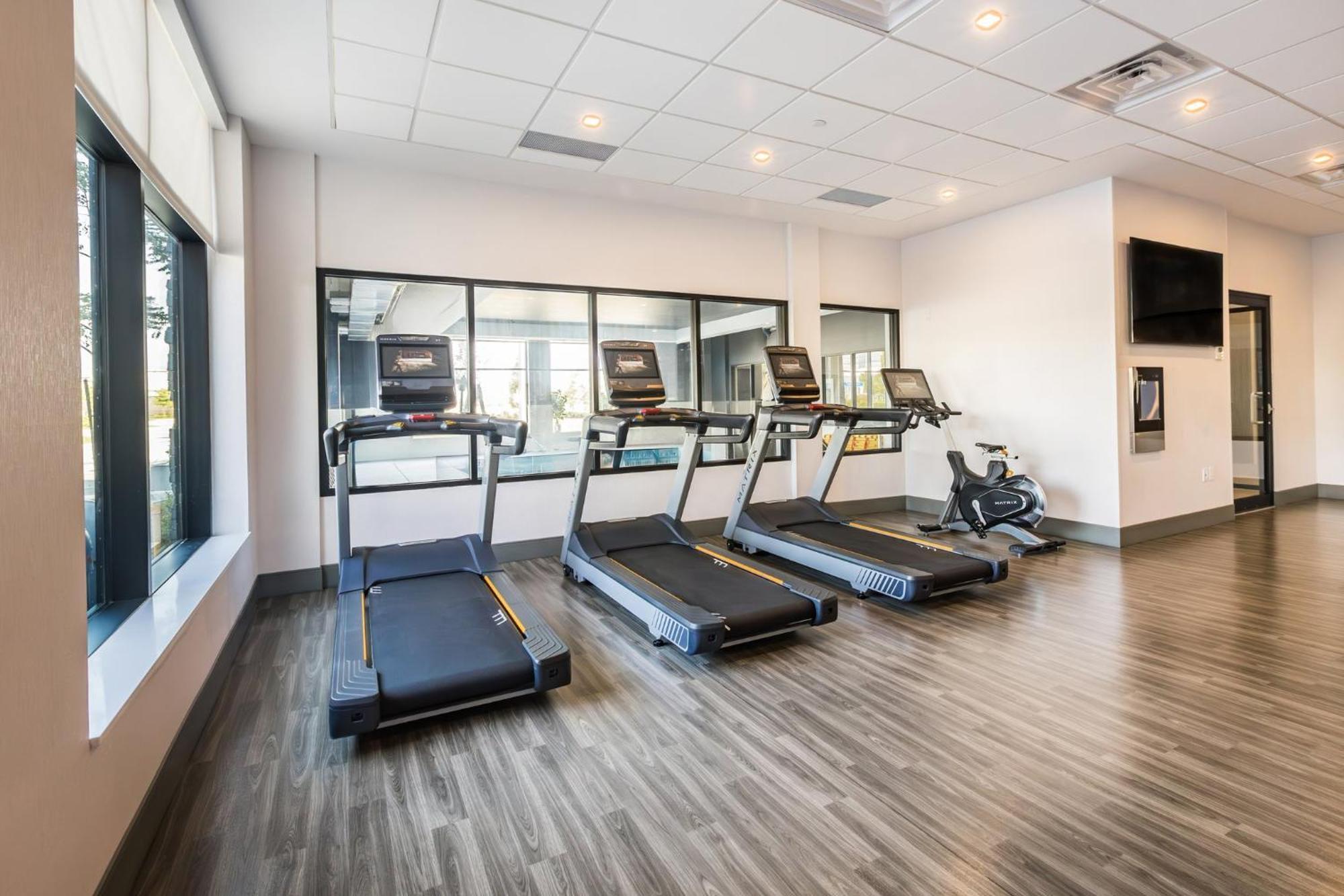 Holiday Inn Express & Suites - Toronto Airport South By Ihg Esterno foto