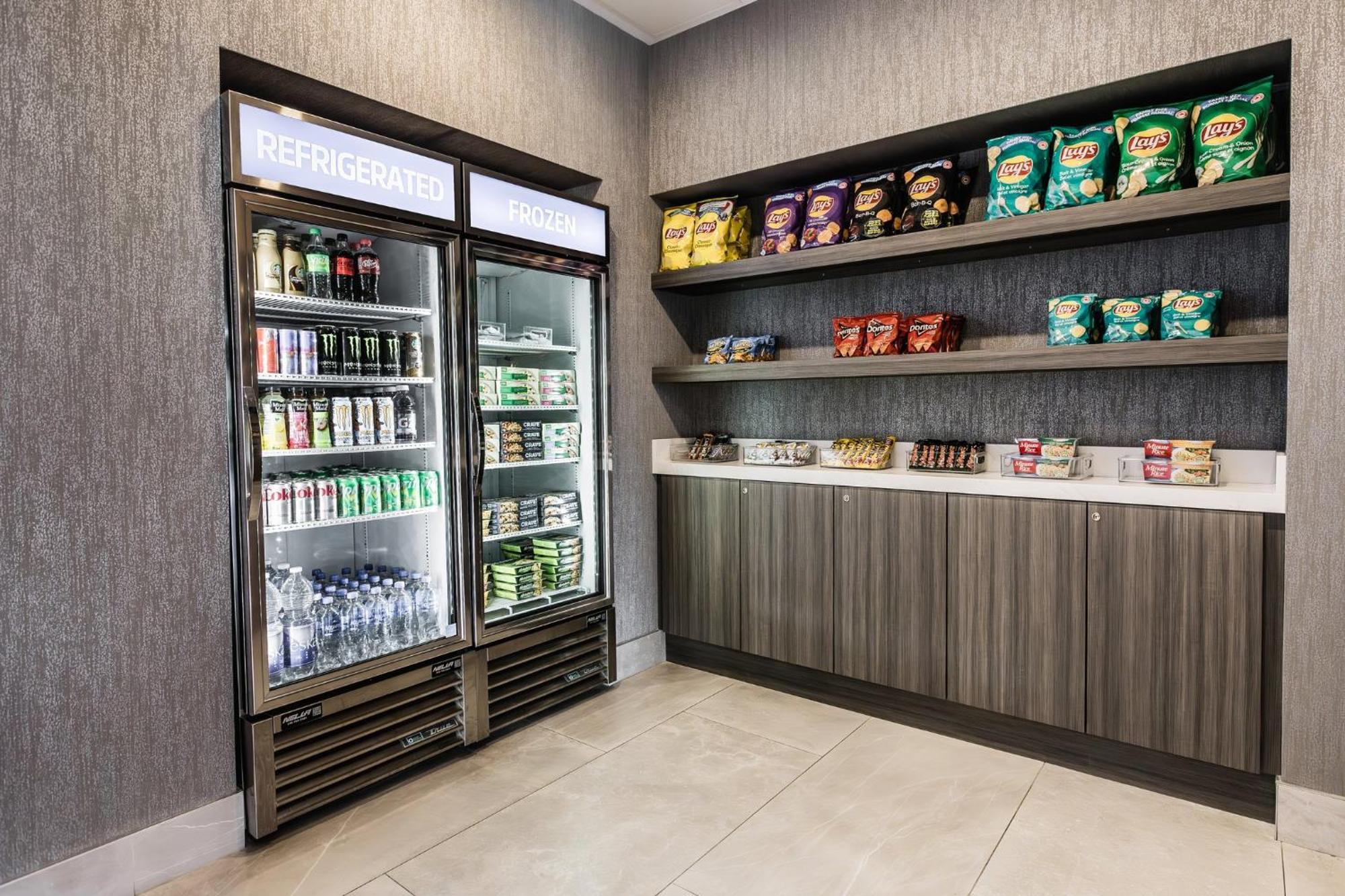 Holiday Inn Express & Suites - Toronto Airport South By Ihg Esterno foto