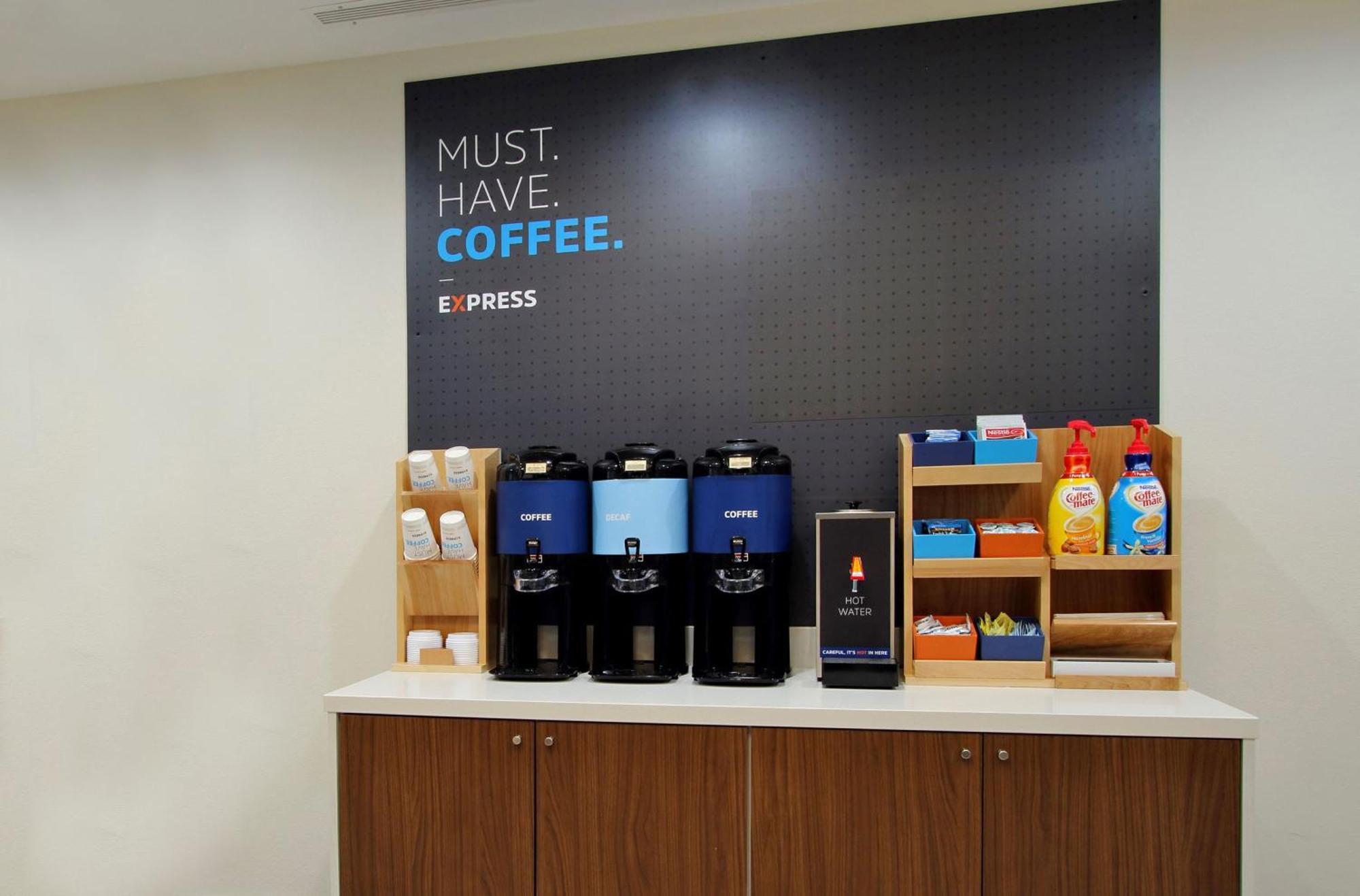 Holiday Inn Express & Suites - Toronto Airport South By Ihg Esterno foto